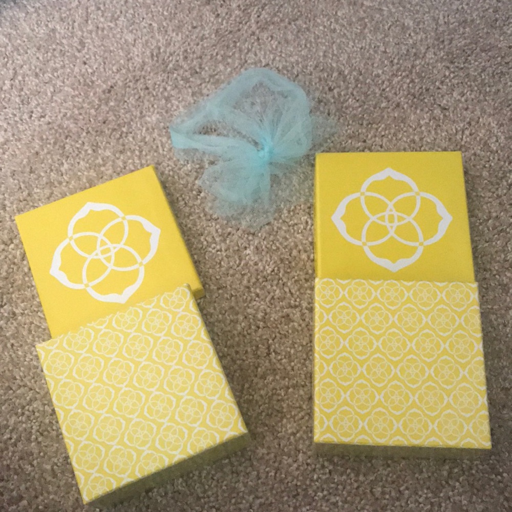 Kendra Scott - Picture 3 of 5